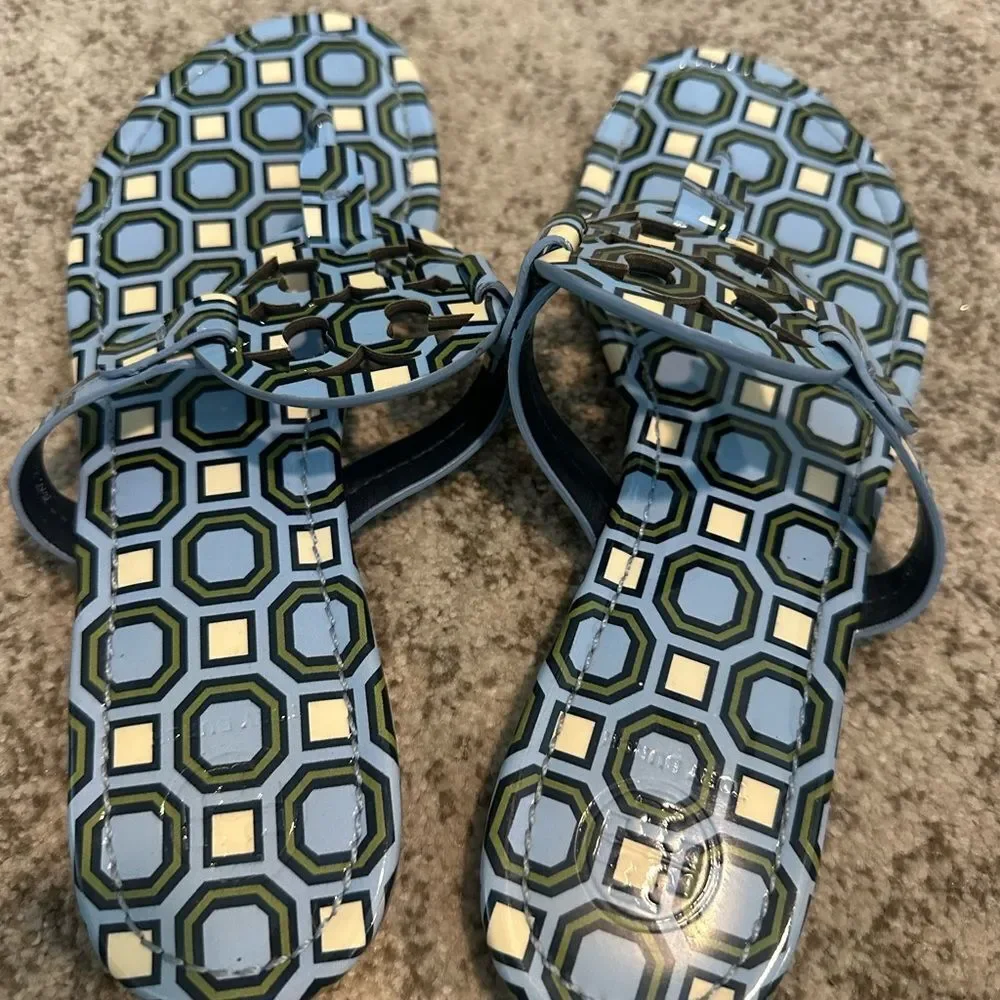 Tory Burch Miller Chambray Geometric Patent Leather Thong Sandal 8